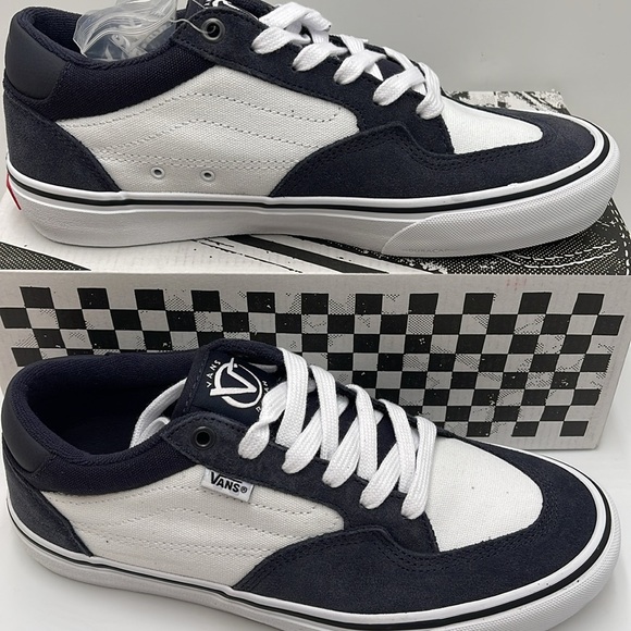 Vans Men’s Rowan
Dark Navy/White
VN0A5JICCZP
Sneakers - Picture 2 of 16